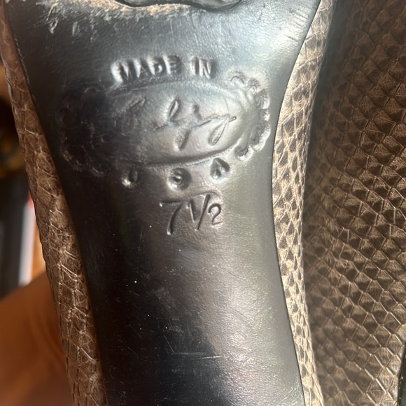 Salpy Geneva Bootie  ( size 7.5) - Picture 16 of 17